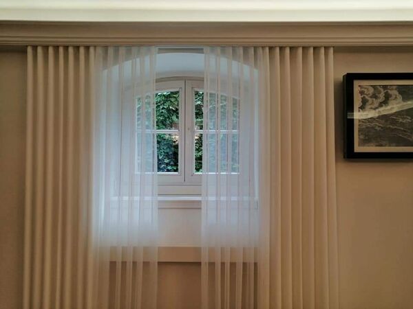 Wie wählt man einen Vorhang für ein kleines Wohnzimmer?