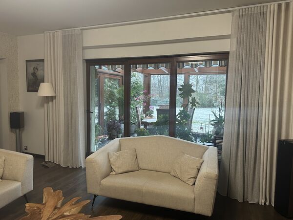 Elegante Vorhänge aus reinem Naturleinen.