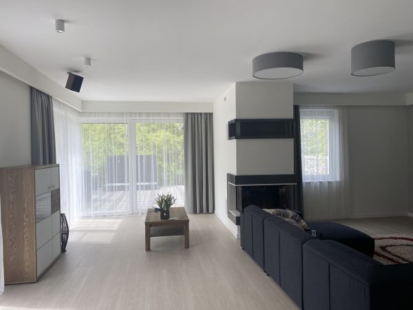 Graues Wohnzimmer - die Mode für die Farbe Grau